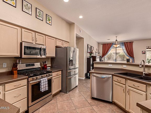 4th image of 2101 E VALENCIA Drive
