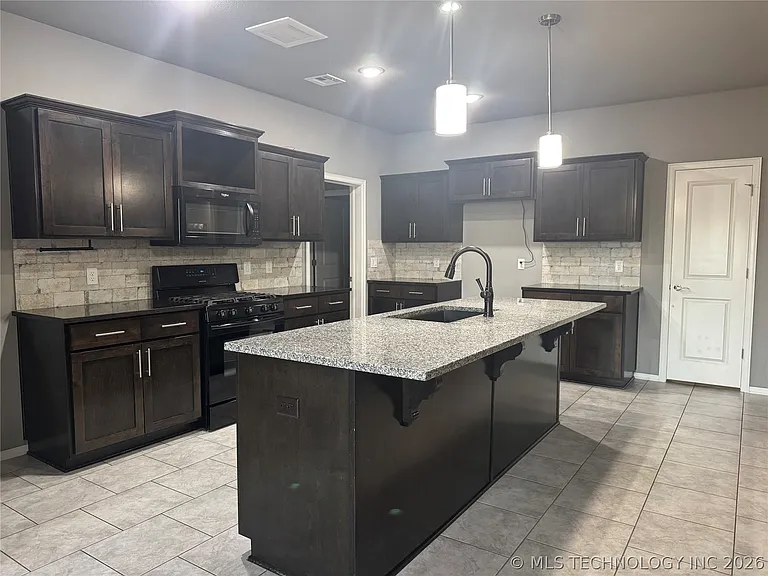 7413 S Hemlock Ave — Photo 33