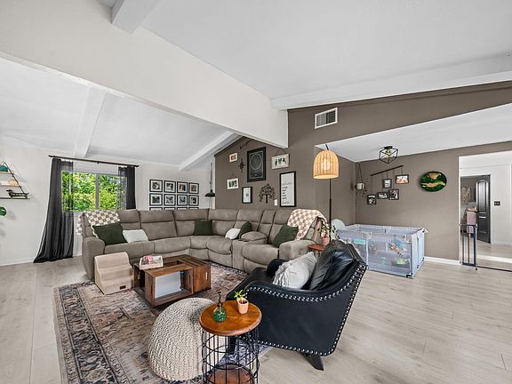 3rd image of 7946 Louella Dr