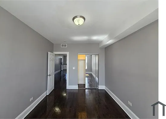 1332 W 78th St #3 — Photo 3