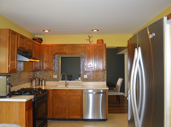 5th image of 4079 Newport Ln #6-2
