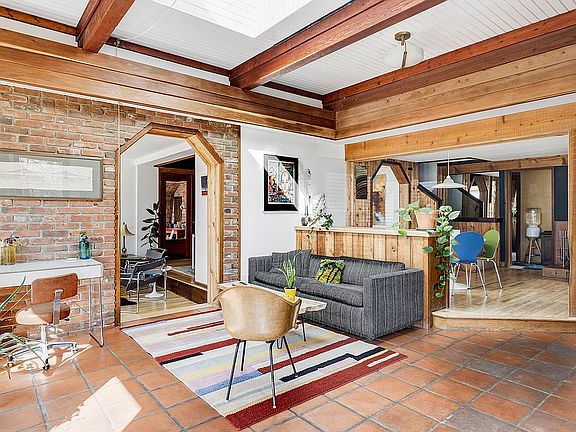 5th image of 1468 Cherryvale Rd