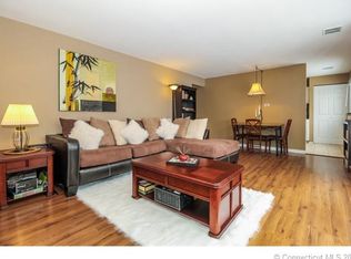 103 Towne House Rd, Hamden, CT 06514