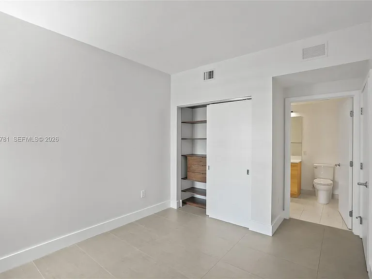 16385 Biscayne Blvd #1919 — Photo 9