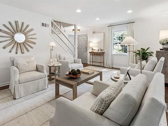 4th image of 2869 Ridgemore Rd NW