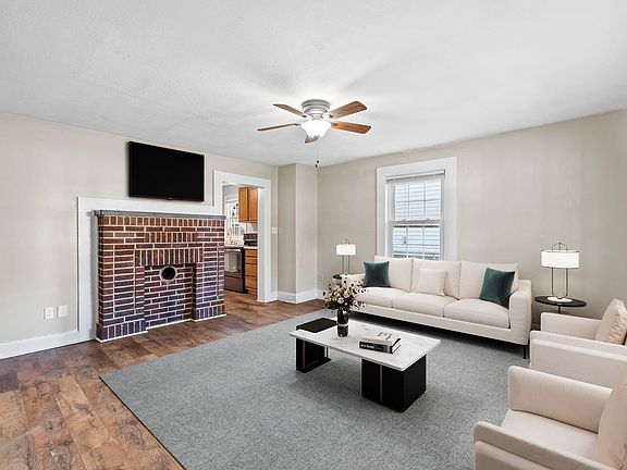 2nd image of 207 Wadsworth St