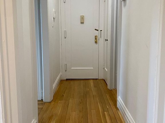 4th image of 259 E 238th St