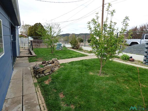 3rd image of 1131 Dwyer Ave