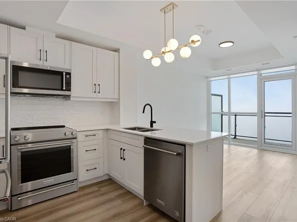 60 Charles St W #1904, Kitchener, ON N2G 0C9