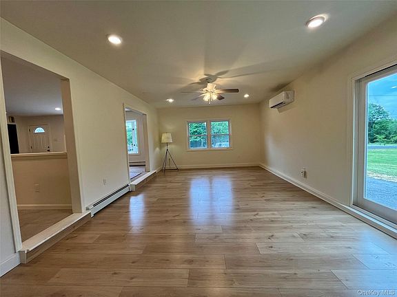 5th image of 1037 Ridgebury Road