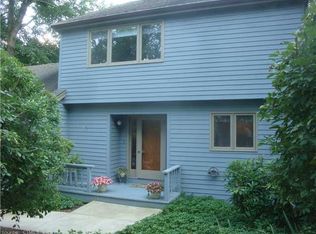 24 Ironwood Rd, West Hartford, CT 06117