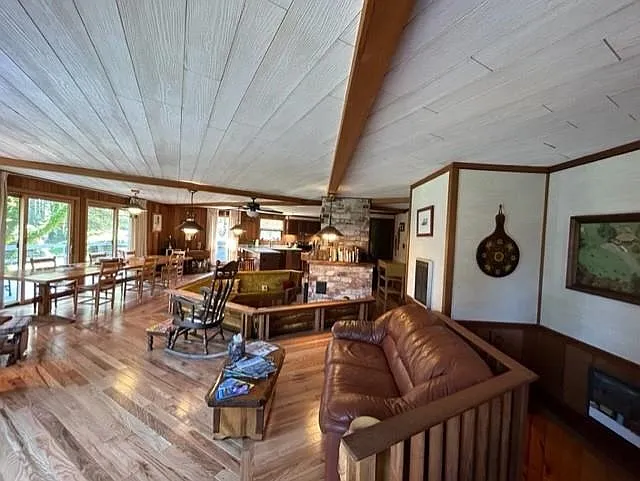 590 Center Rd — Photo 5
