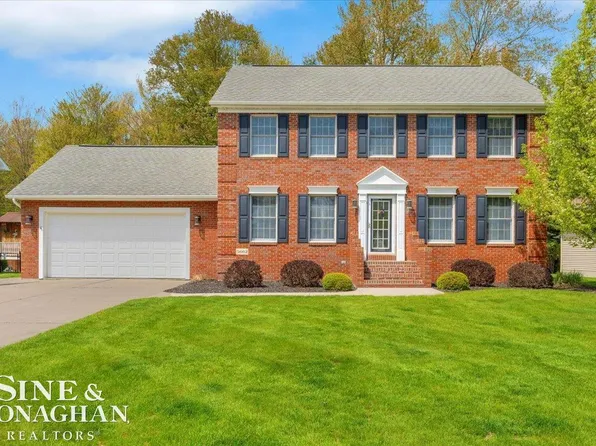 5662 Pine Ct, Kimball, MI 48074