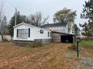39 Van Horne Ave, Brownville, ME 04414