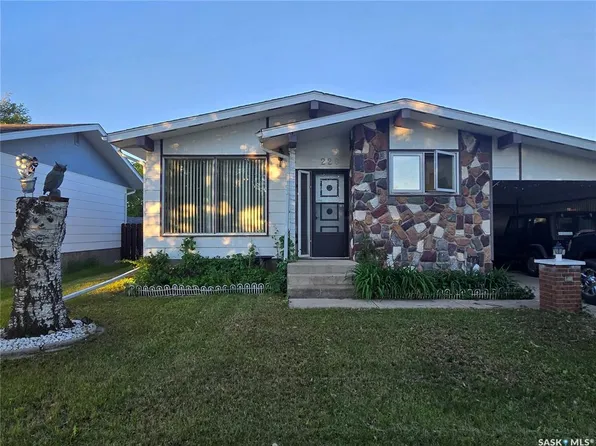 228 10th St, Humboldt, SK S0K 2A0