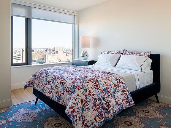 3rd image of 10 City Pt APT 21N