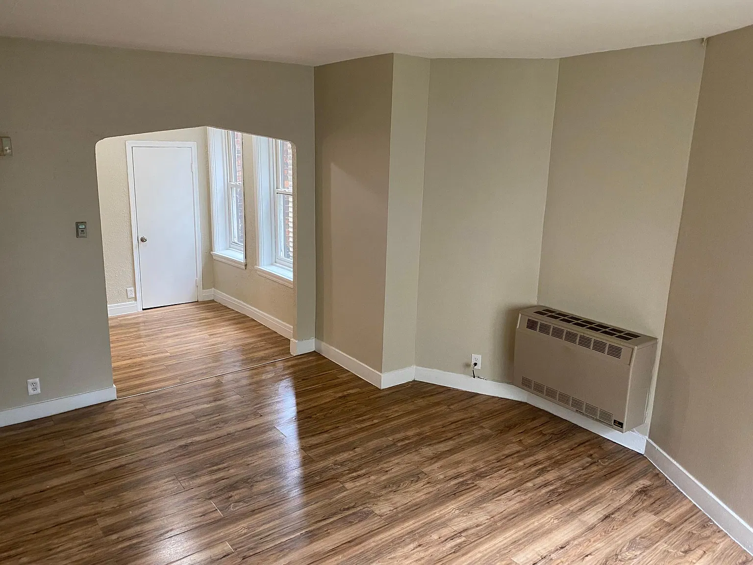 832 Elmwood Ave — Photo 3