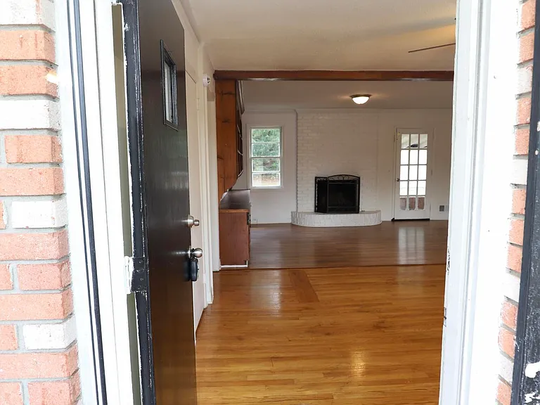 1912 Dominion Dr — Photo 7