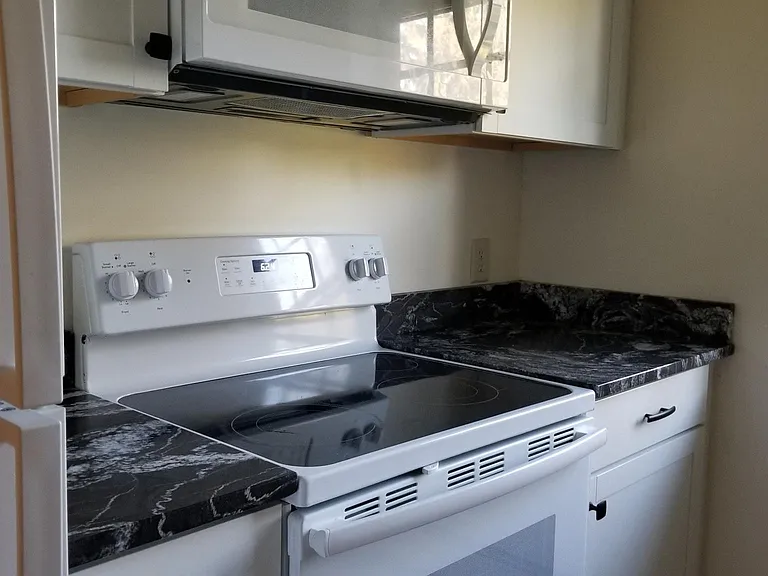 Newer Stove, Refrigerator, Dishwasher & Microwave