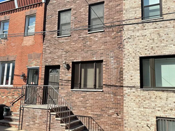 2634 S Rosewood St, Philadelphia, PA 19145