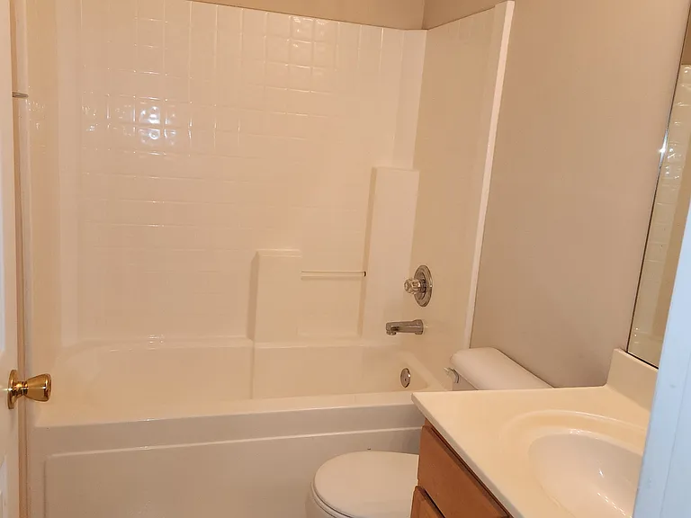 6051 Grovegate Ln — Photo 4