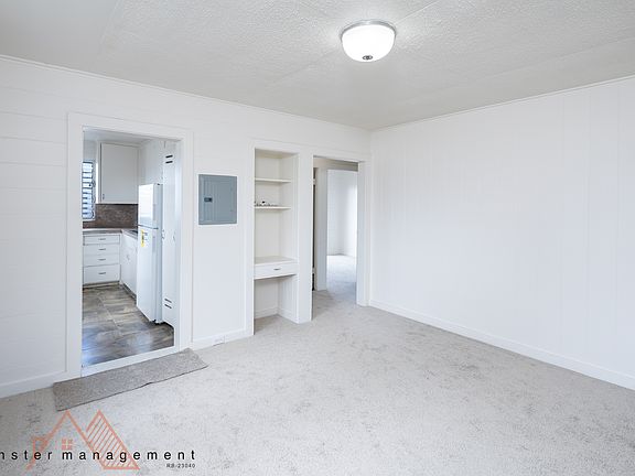 2nd image of 1424 Ward Ave #301
