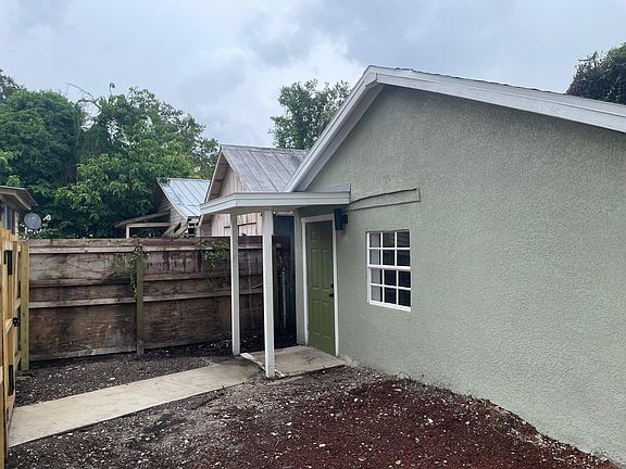 3rd image of 1401 E Palifox St #1/2