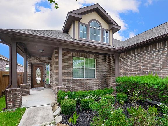2nd image of 4014 Elk Bluff Ln