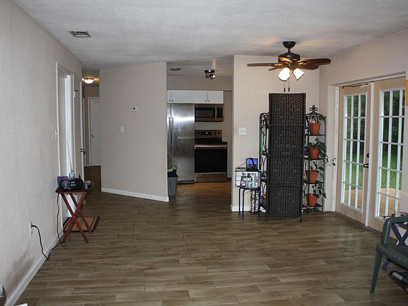 3rd image of 817 Powell St