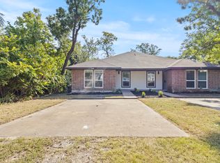 412 N 5th St #B, Midlothian, TX 76065
