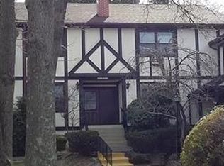 557 Sierra Vista Ln, Valley Cottage, NY 10989