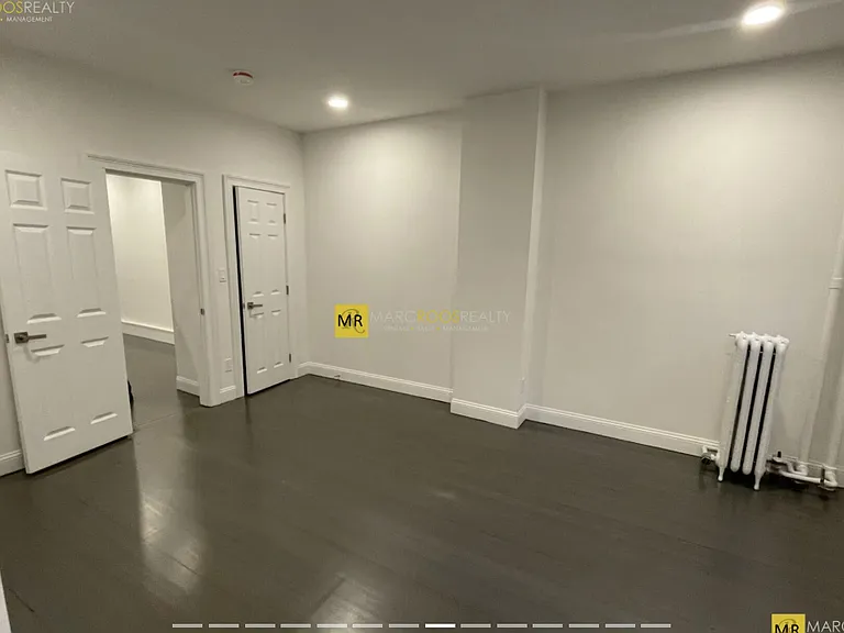 31 Temple St #2F — Photo 4