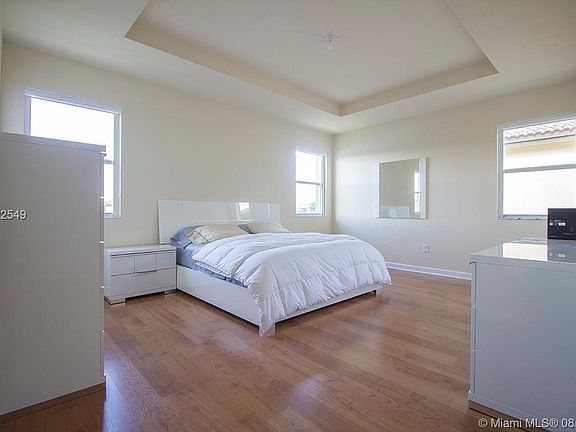 5th image of 11269 NW 43rd Ter