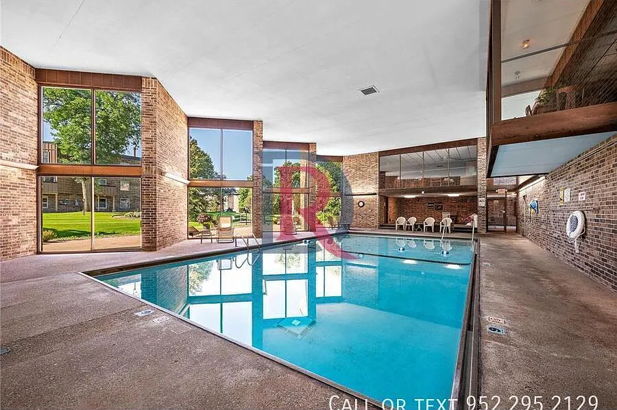 2br 2ba Condo In Roseville! — Photo 4