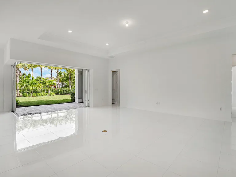 10815 Stellar Cir — Photo 25