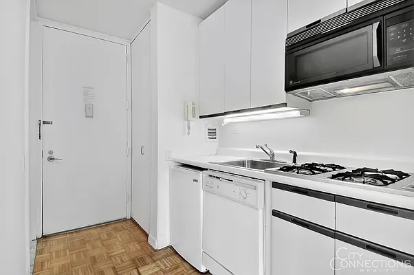 Rented by City Connections Realty | media 17