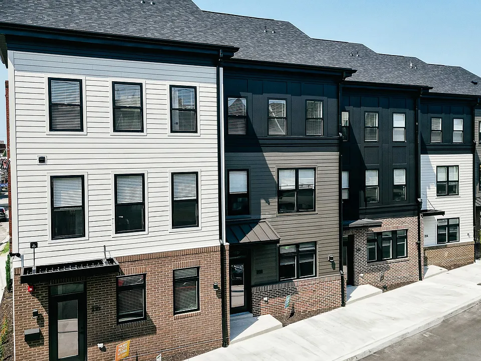 202 Pearl St