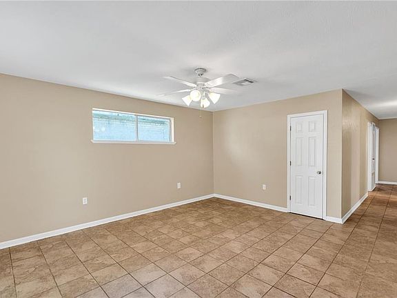 4th image of 4137 W Loyola Dr