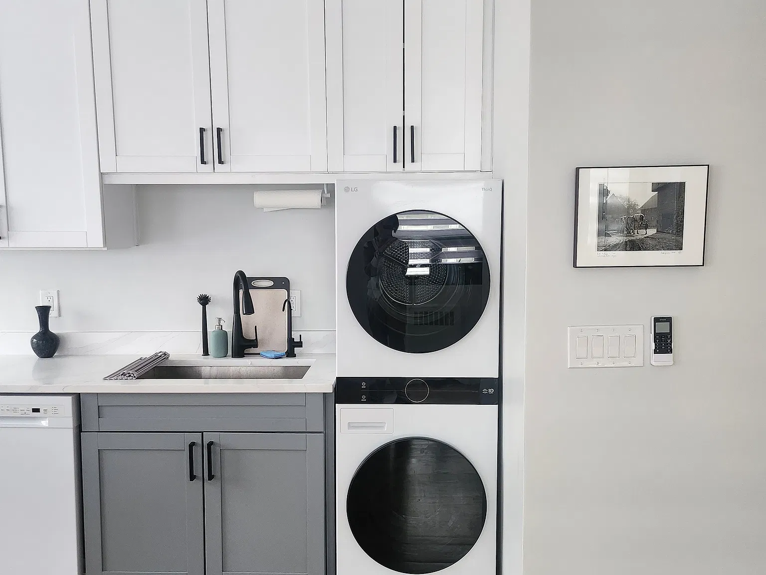 2 bed, 850 sqft, $3,200 — Photo 3