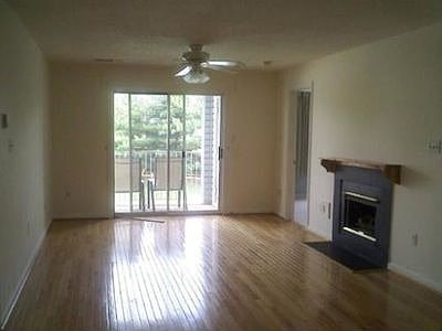 4th image of 10012 Vanderbilt Cir APT 7