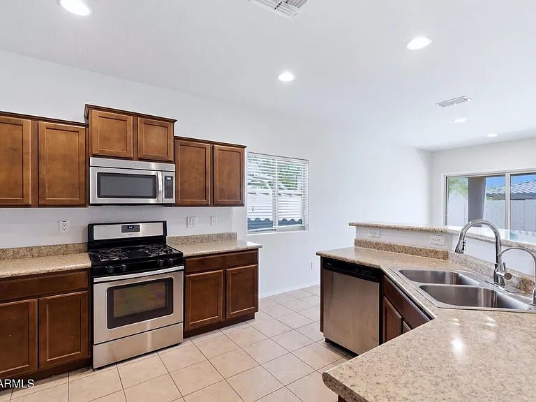 10733 W Lariat Ln — Photo 10