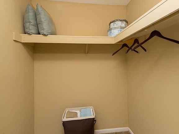 3rd image of 2404 Scarlett Oak Ct