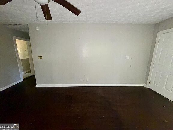 4th image of 2835 Burton Rd NW