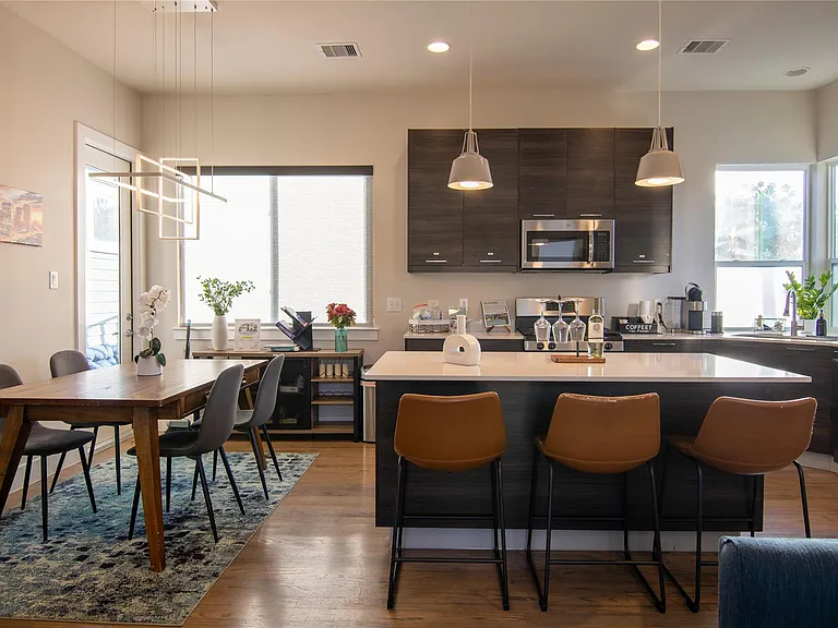 2306 Wipprecht St — Photo 15