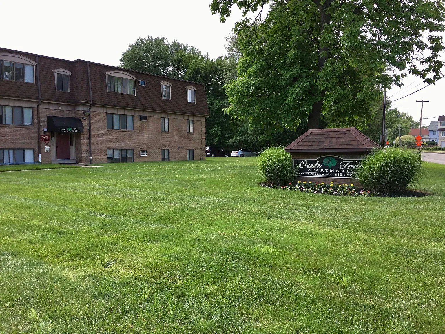 Oak Tree Apartments — Photo 3