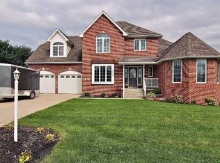 1375 Tanglewood Ct, Crown Point, IN 46307