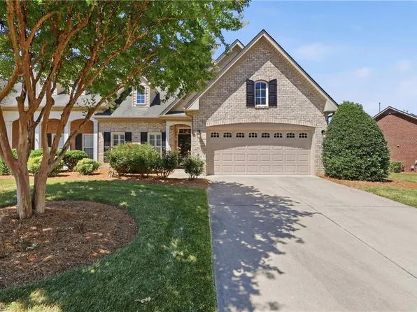 400 Dornoch Dr, Winston Salem, NC 27107
