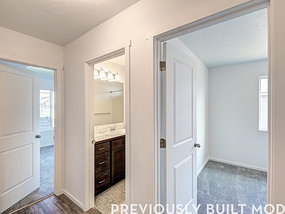 5th image of 17617 E Maxwell Ave