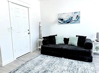 2127 Williams Ave #4 — Photo 3