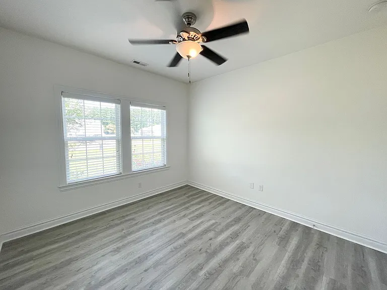 150 Travis Blvd — Photo 26